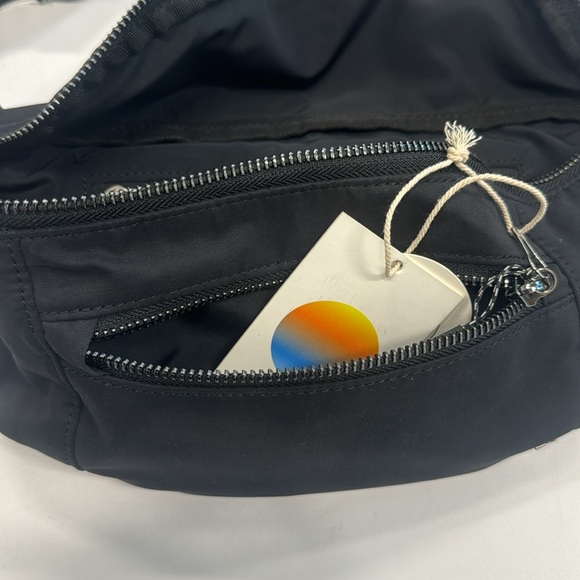 Vuori sling/belt bag-Black-OS-NWT - Picture 6 of 7